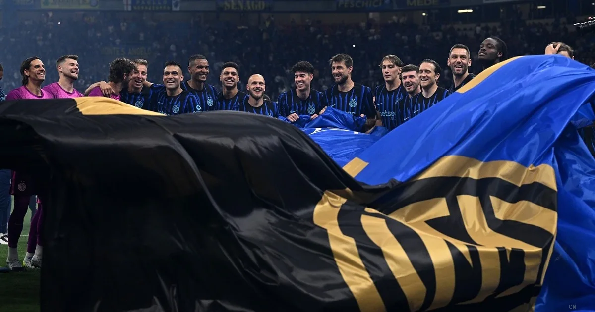 Inter sul tetto d'Italia: la notte magica del 21° Scudetto tra festa privata e il delirio di Piazza Duomo