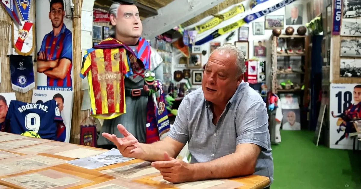 Addio al 'giardiniere dei sogni': si ritira Raimon, l'anima del Levante che curava l'erba con le forbici