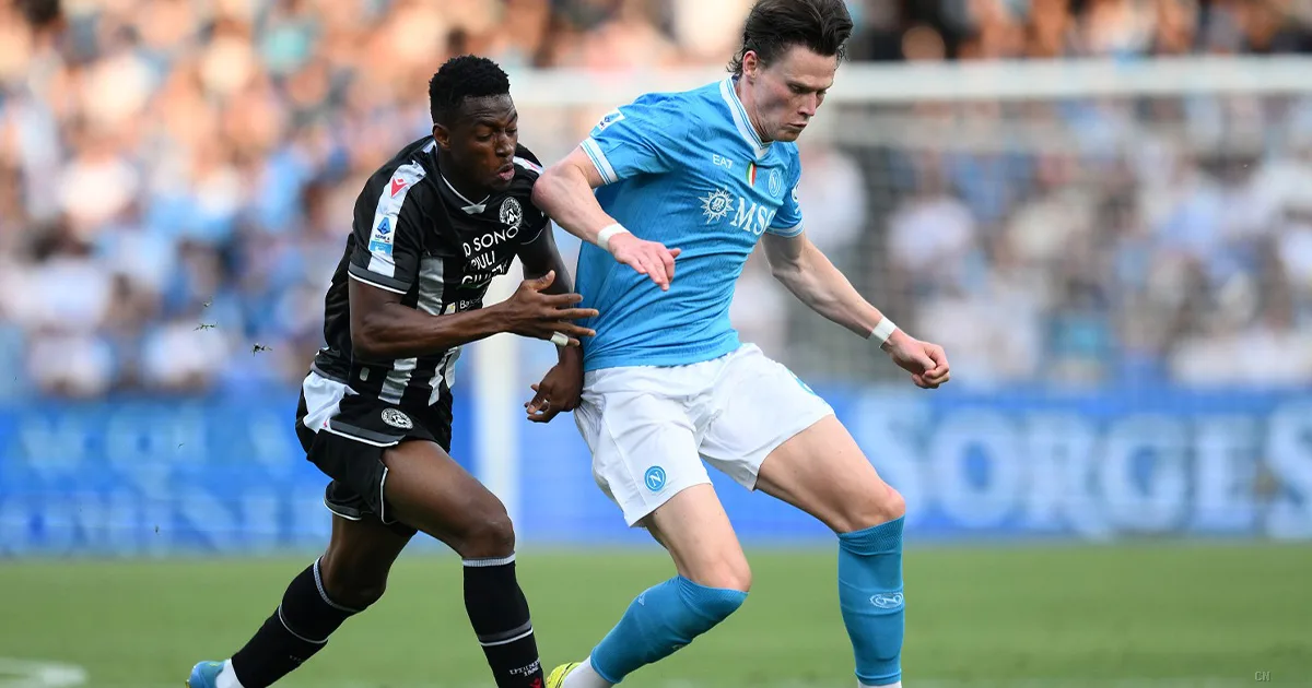 Napoli-Udinese, moviola infuocata: l'esordio di Zanotti tra dubbi sul VAR e il rosso contestato a Kabasele