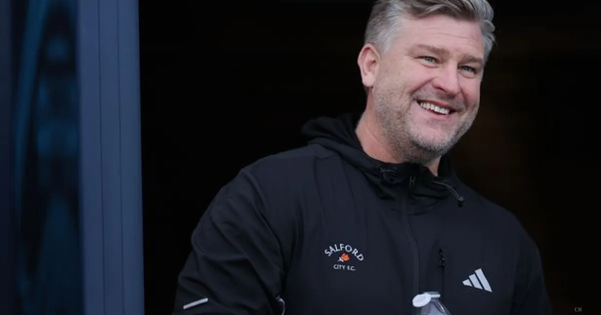 Salford City a un passo dal sogno: Karl Robinson e la sfida della Classe del '92 per la League One