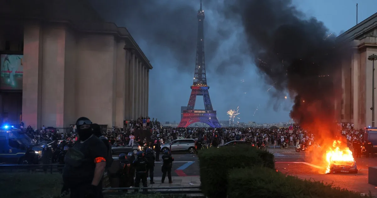 PSG Campione d'Europa: festa rovinata a Parigi, oltre 400 arresti e violenti scontri con la polizia