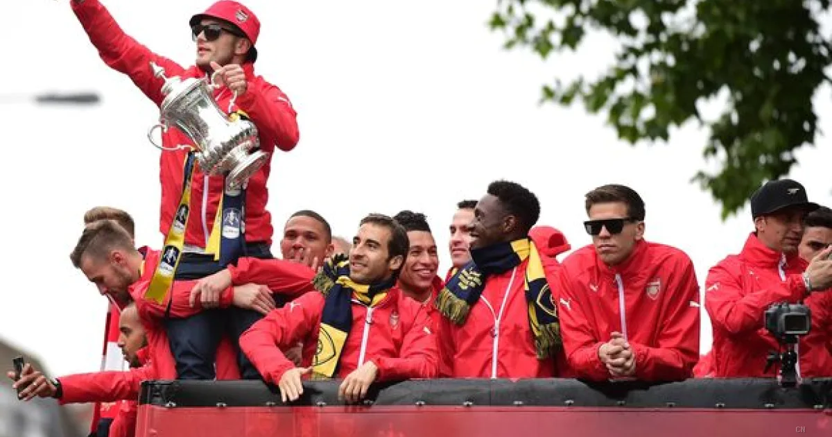 Arsenal, festa rovinata dal caso Wilshere: maxi multa della FA per i cori offensivi contro il Tottenham