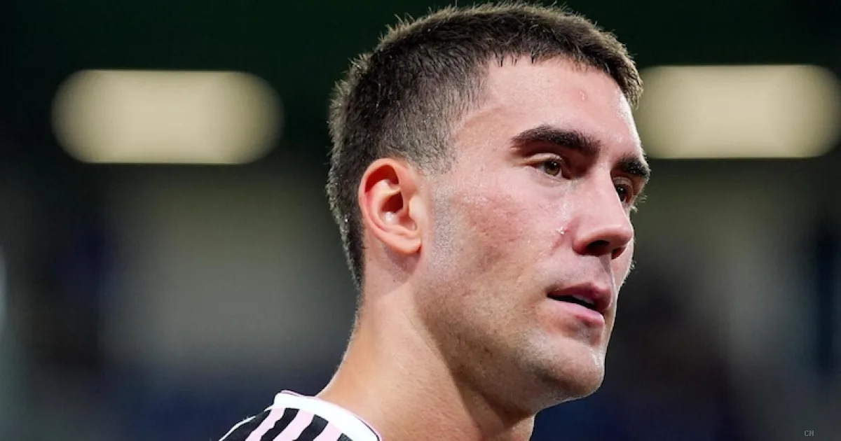 Vlahovic e la Juventus: un addio amaro. L'investimento da 90 milioni che non ha ripagato le attese