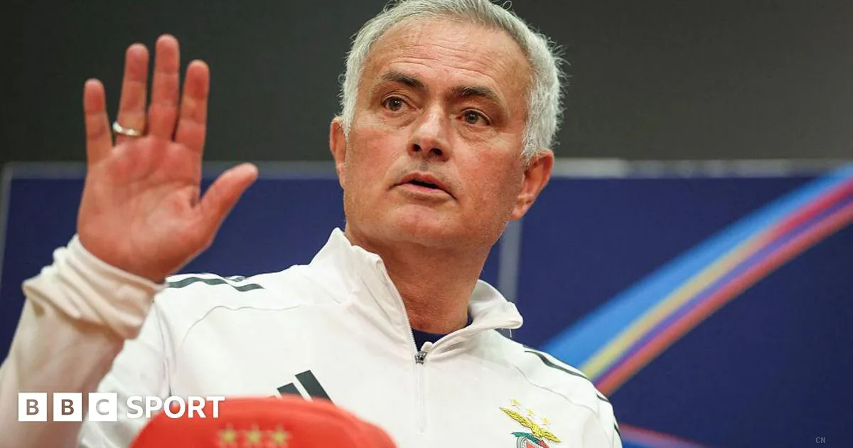 Real Madrid, l'era Perez continua: rieletto presidente, Mourinho torna ufficialmente in panchina