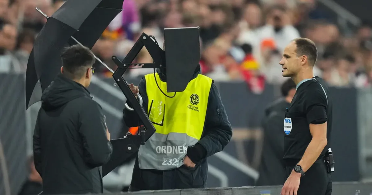 Rivoluzione Mondiali 2026: l'IFAB introduce nuove regole contro le perdite di tempo e per il VAR