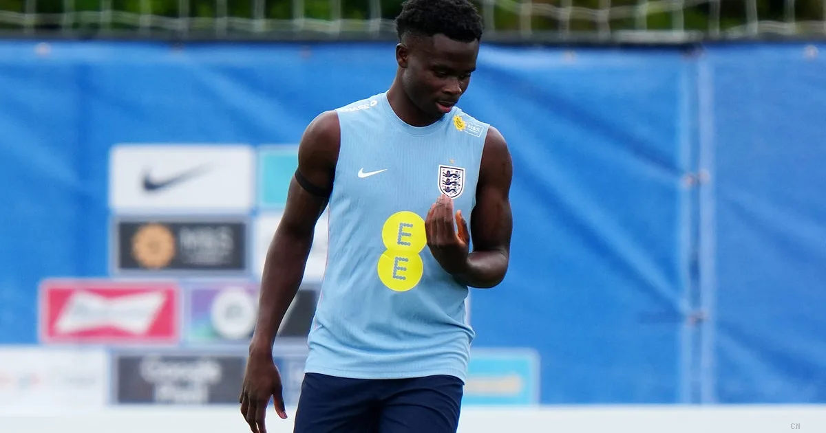 Allarme Inghilterra verso il Mondiale 2026: infortunio per Bukayo Saka, Tuchel trema alla vigilia