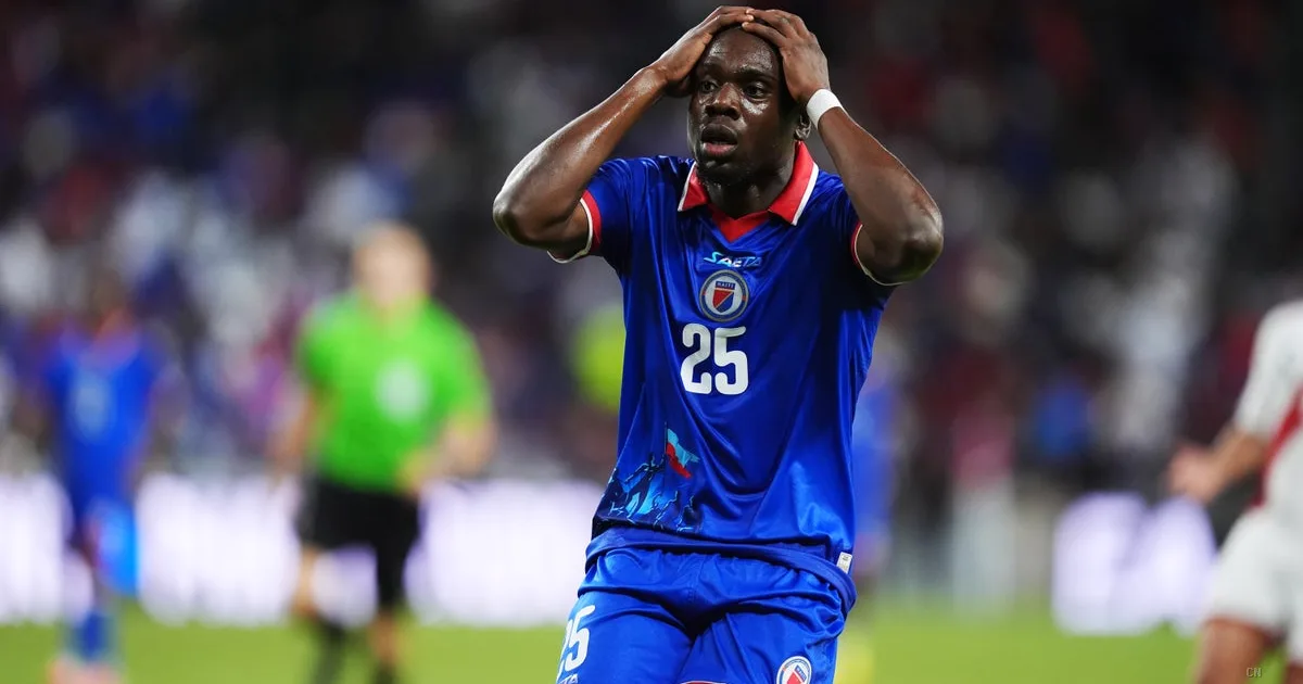 Haiti cambia maglia per il Mondiale 2026 dopo protesta della FIFA