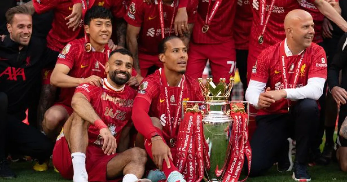 Virgil van Dijk, gesto da vero leader: il capitano dell'Olanda omaggia Wataru Endo, costretto al ritiro