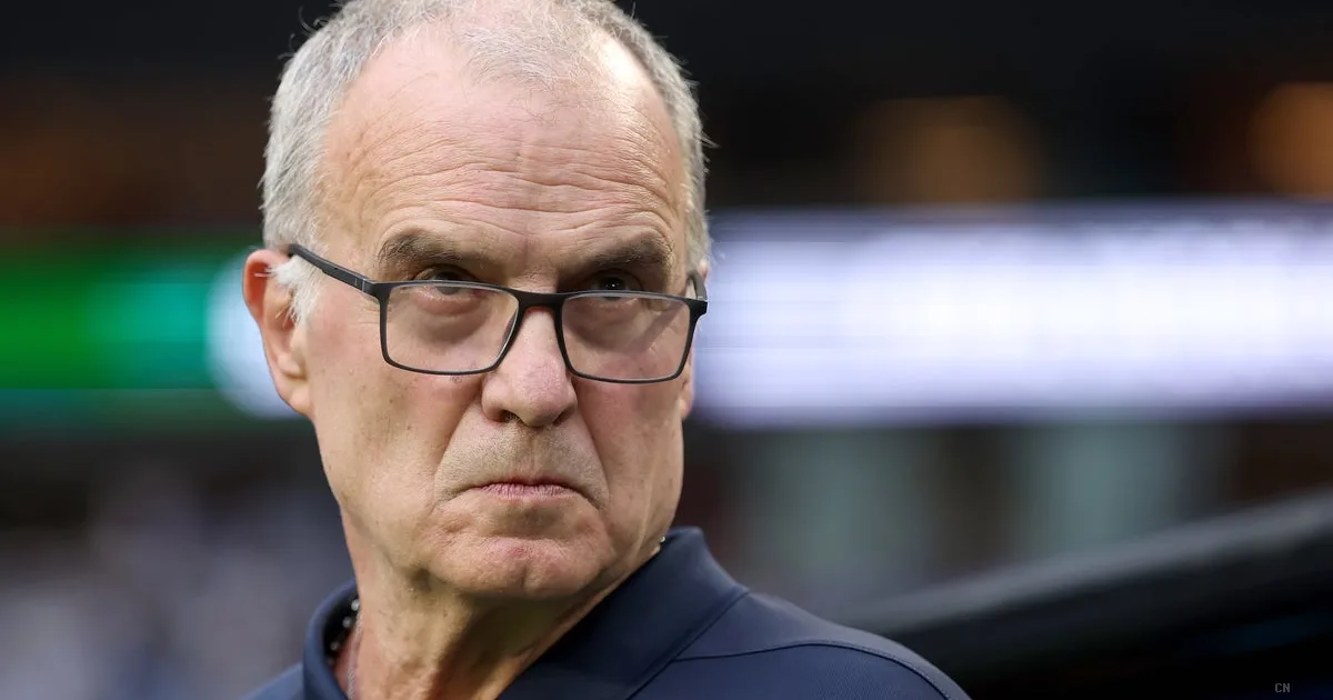 Bielsa e il caso della foto ai Mondiali: "Non sono un modello". L'Uruguay frena all'esordio contro l'Arabia Saudita