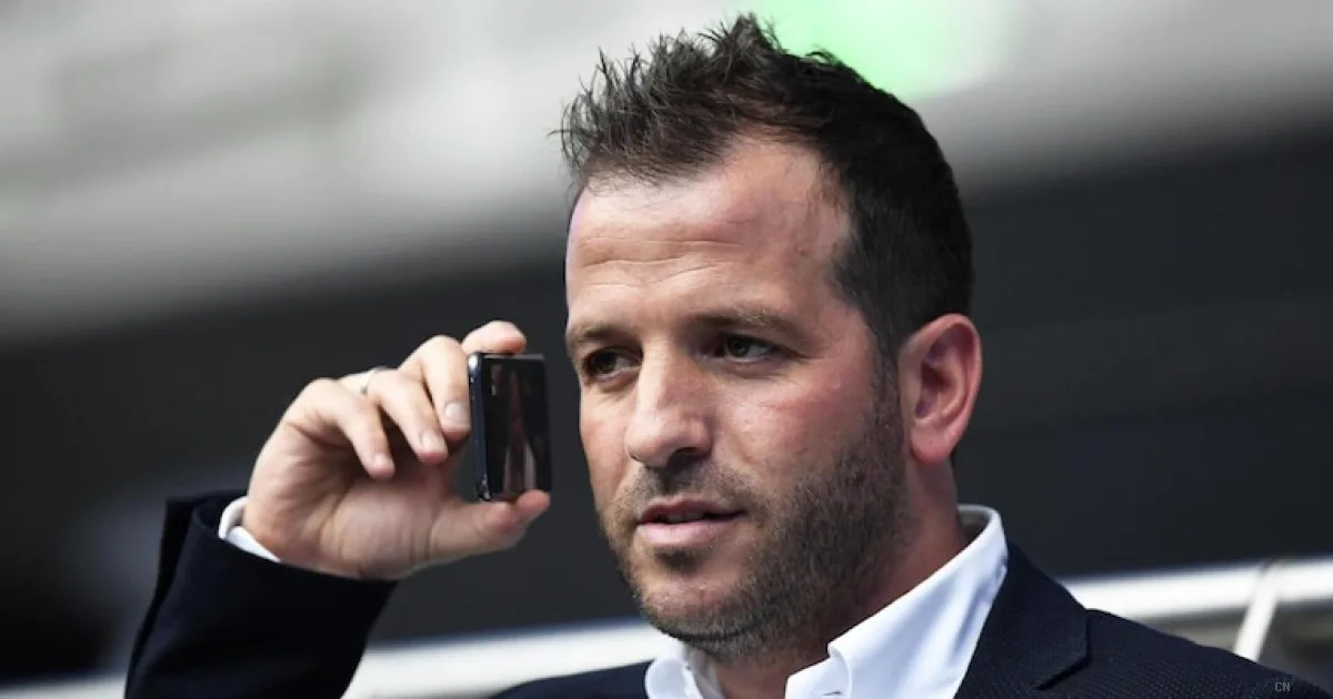 "Giapponesi tutti uguali": bufera su Rafael Van der Vaart ai Mondiali, arrivano le scuse ufficiali dell'olandese