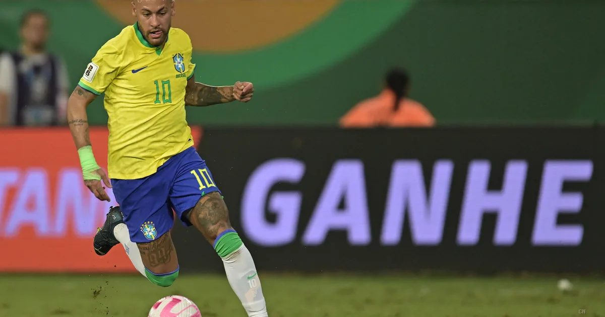 Neymar torna in campo contro la Scozia