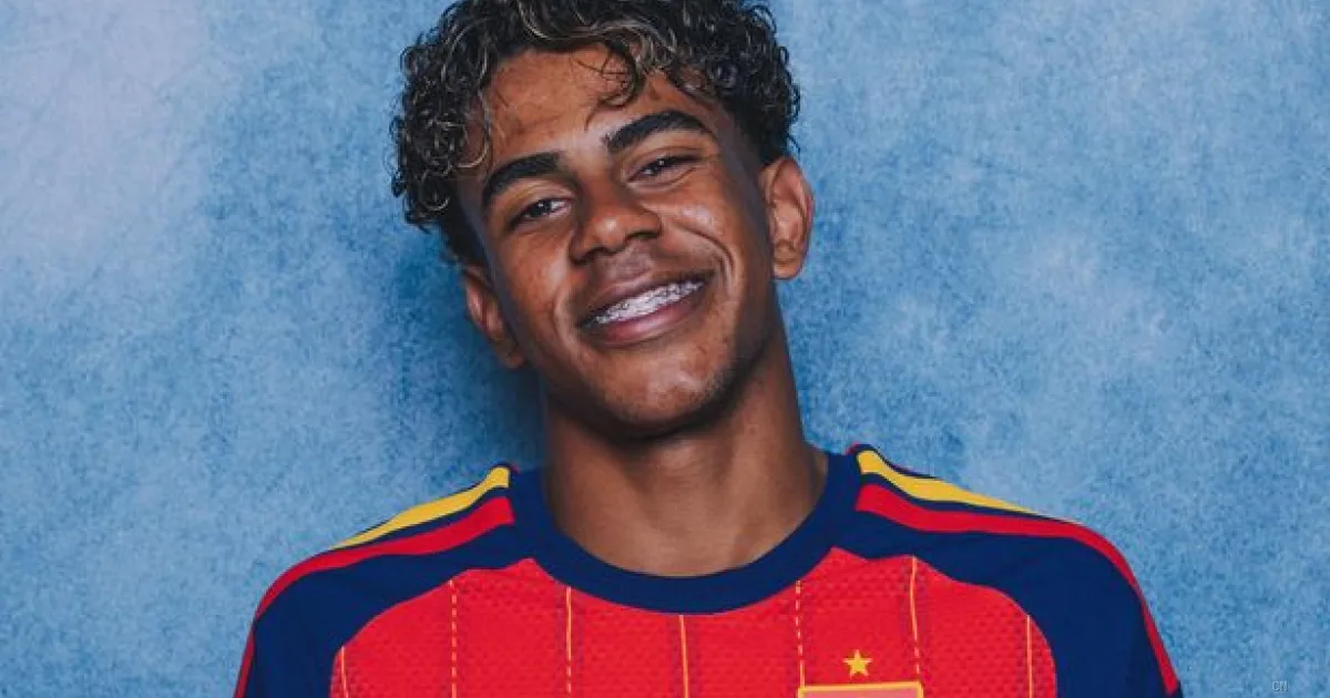 Lamine Yamal sorprende tutti: "Il mio idolo non è Messi né Ronaldo, ecco chi mi ispira"