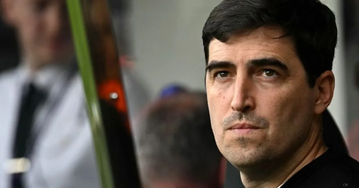 Liverpool, Iraola già alle prese con un problema