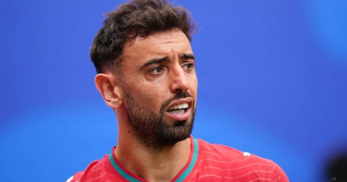 Manchester United, Bruno Fernandes ha deciso: il capitano resta. Mirino su Nmecha per il centrocampo