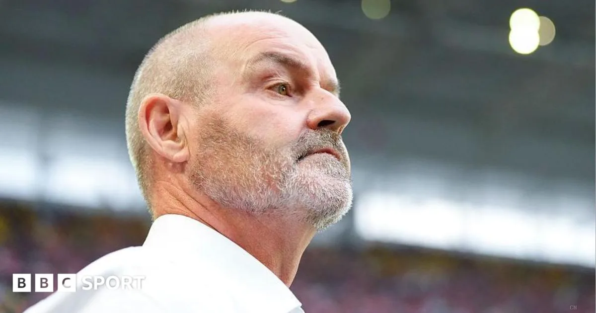 Steve Clarke si dimette: addio alla panchina della Scozia