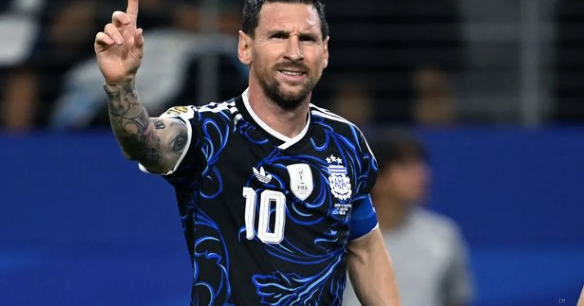 La Coppa del Mondo si accende: record per Messi e problemi per l'Inghilterra