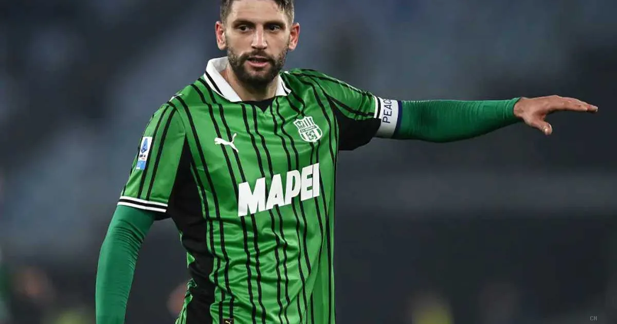 Berardi eroe a Forte dei Marmi: il capitano del Sassuolo soccorre un giovane ferito sul lungomare