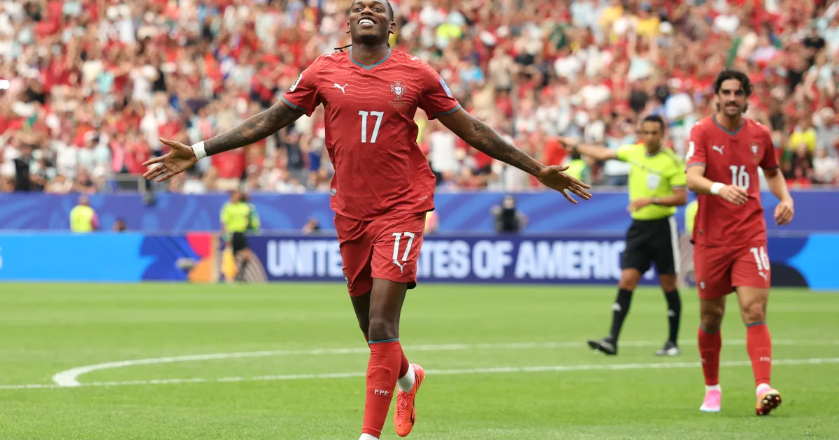 Tottenham punta su Leao dopo trattative informali con il Milan
