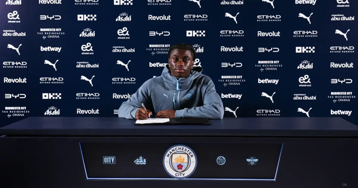Monga: un sogno che si avvera al Manchester City
