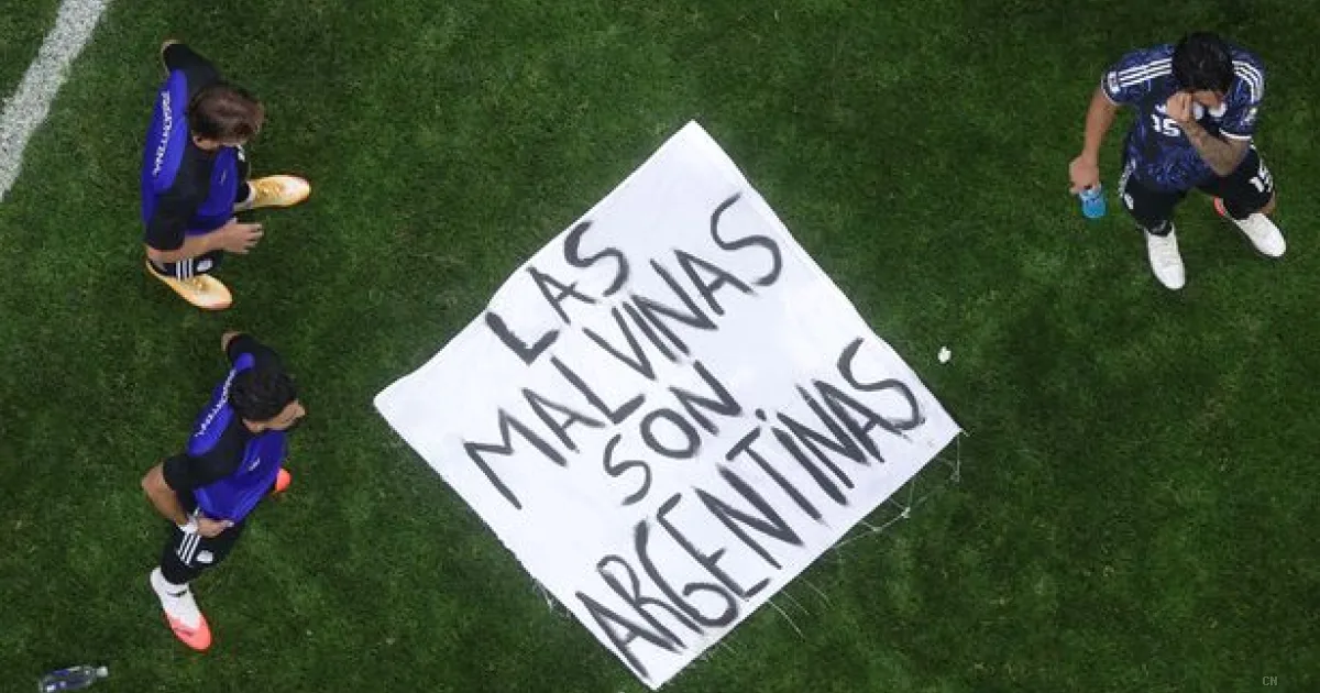 Mondiali 2026: Caos Argentina-Inghilterra tra striscioni politici e il caso Tuchel