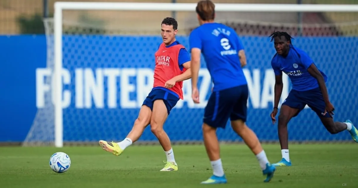 Benjamin Pavard e il piano per riconquistare l'Inter: la strategia di Chivu per il rilancio del francese