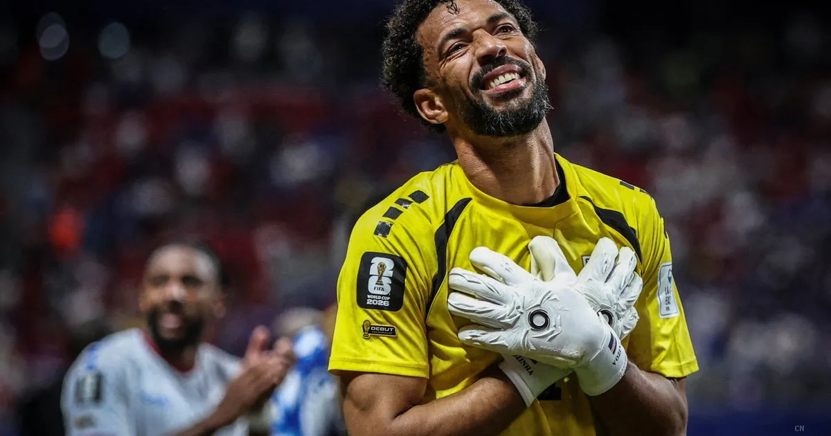 Vozinha, la rivelazione della Coppa del Mondo, firma con il Colo Colo
