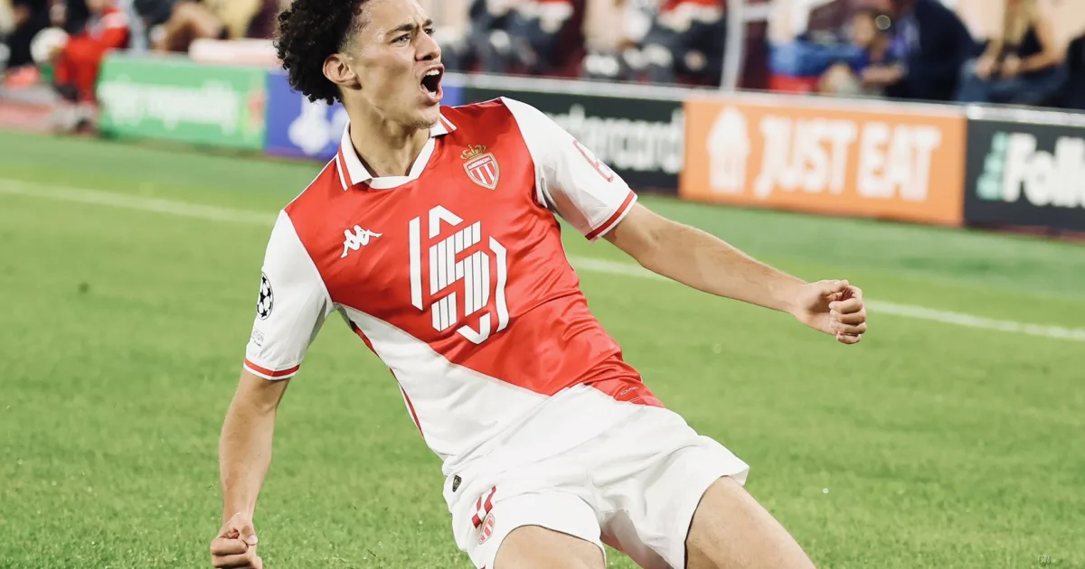 Akliouche punta al PSG nonostante l'interesse del Liverpool