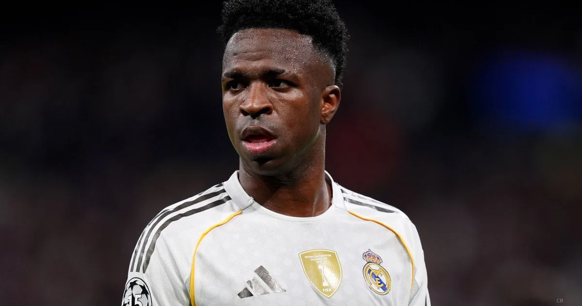 Arsenal da record: assalto a Vinicius Jr. Il Liverpool punta Barcola, mentre lo United blocca Koné