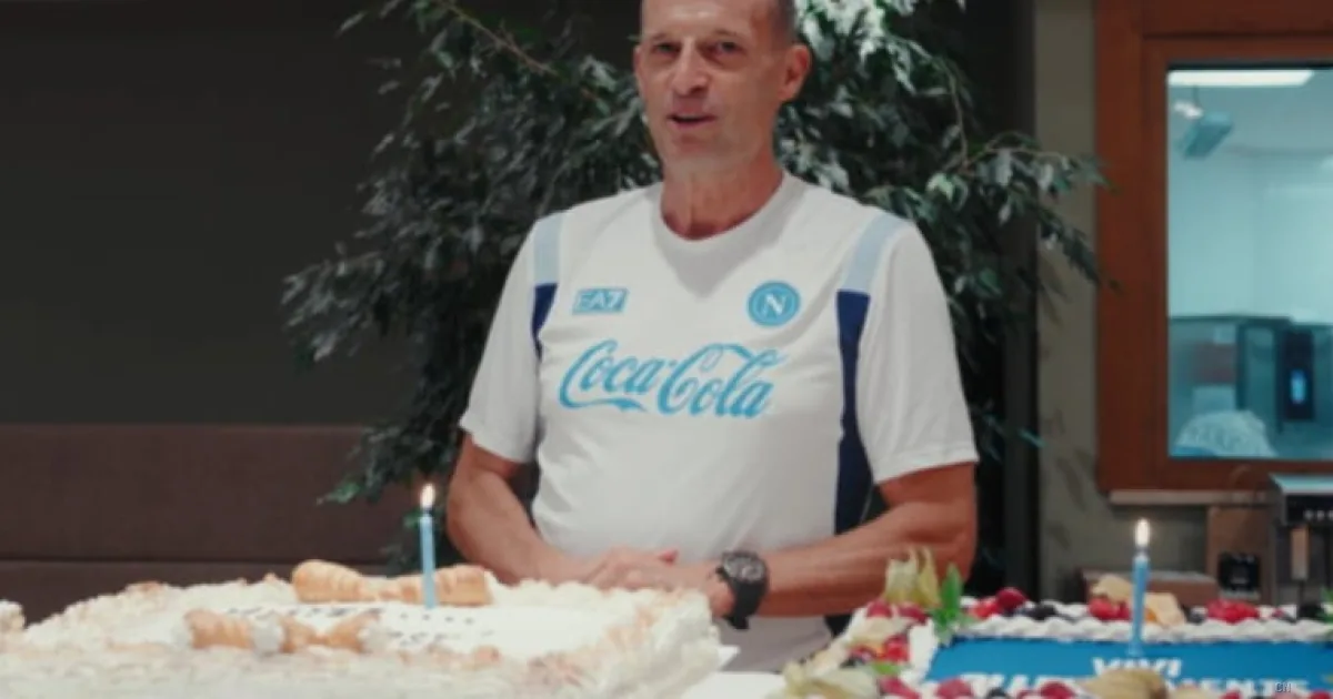 Allegri spegne 59 candeline in ritiro: il messaggio motivazionale al Napoli per l'inizio della nuova stagione