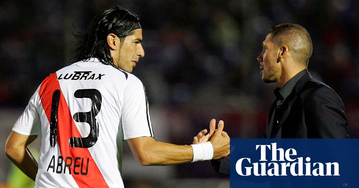 I nomadi del gol: da Sebastián Abreu a Jefferson Louis, ecco chi ha vestito più maglie nella storia del calcio