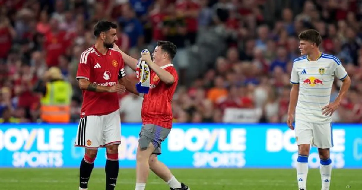 Manchester United e Leeds United, amichevole interrotta