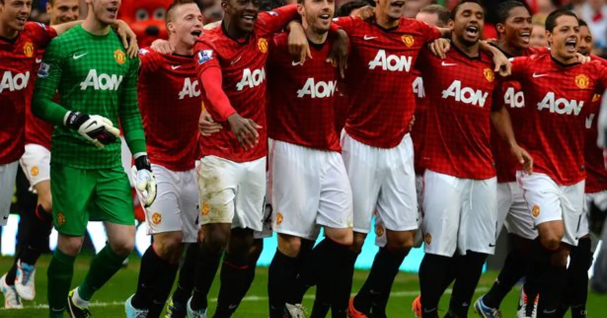 Patrice Evra e l'addio al Manchester United: "Sarei morto per il club, ma era il momento di andare"