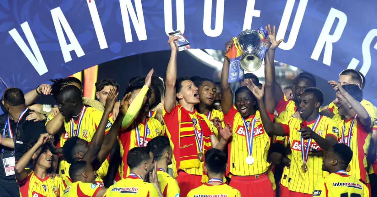 Lens nella storia: Thauvin stende il PSG e regala la prima Supercoppa francese ai giallorossi
