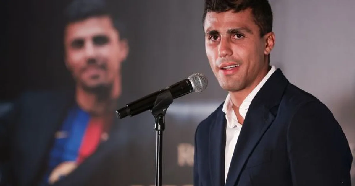 Rodri al Barcellona: addio al Manchester City con stoccata all'Arsenal e firma quadriennale da 75 milioni