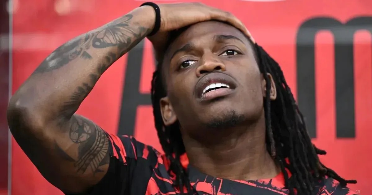 Leao al bivio: l'Aston Villa tenta l'assalto ma il Galatasaray offre cifre folli, Milan pronto alla cessione