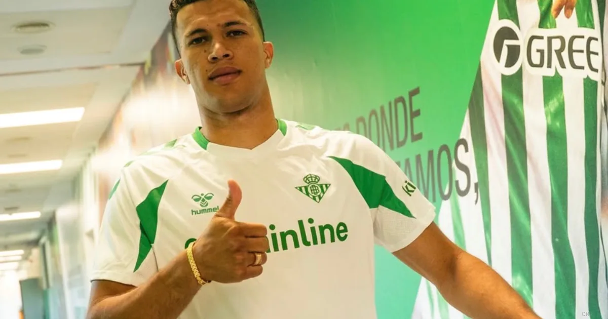 Betis Siviglia, assalto finale a Ceballos e Amrabat: il piano di mercato tra cessioni e sogni di gloria