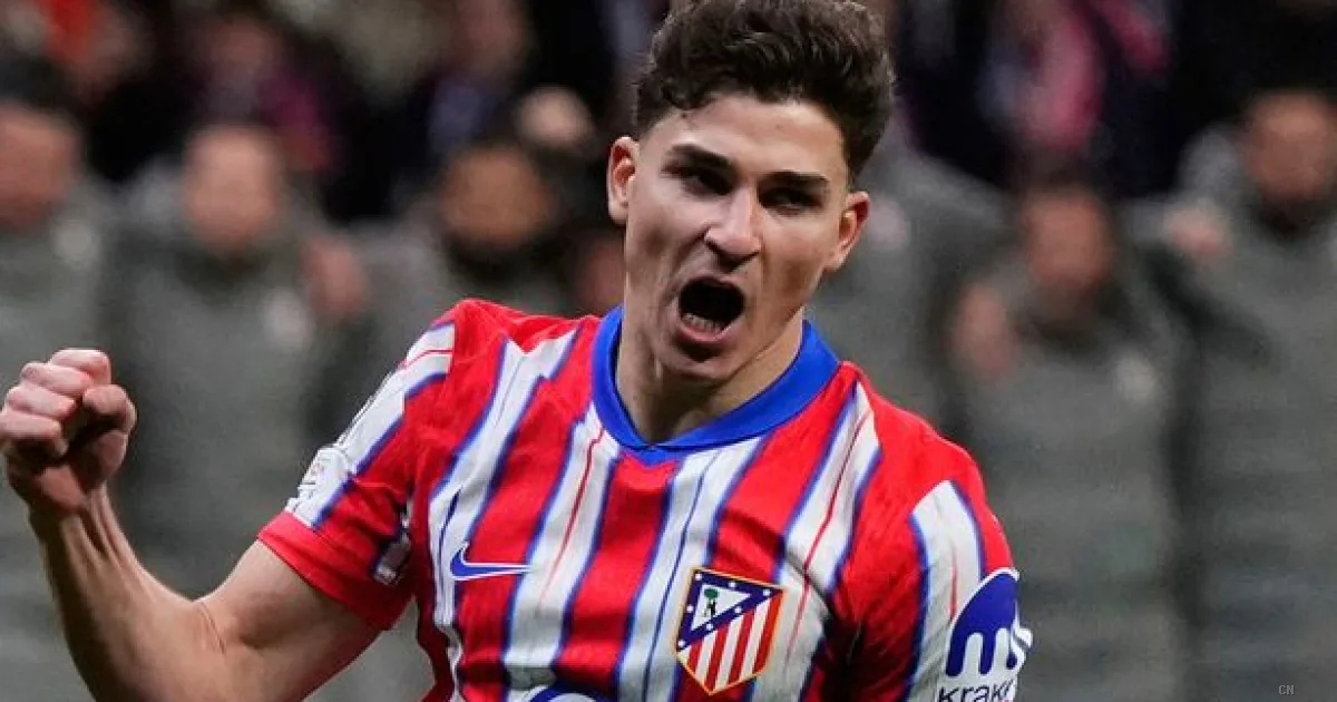 Arsenal sogna il colpo Julian Alvarez: l'attaccante argentino nel mirino dei Gunners per il finale di mercato