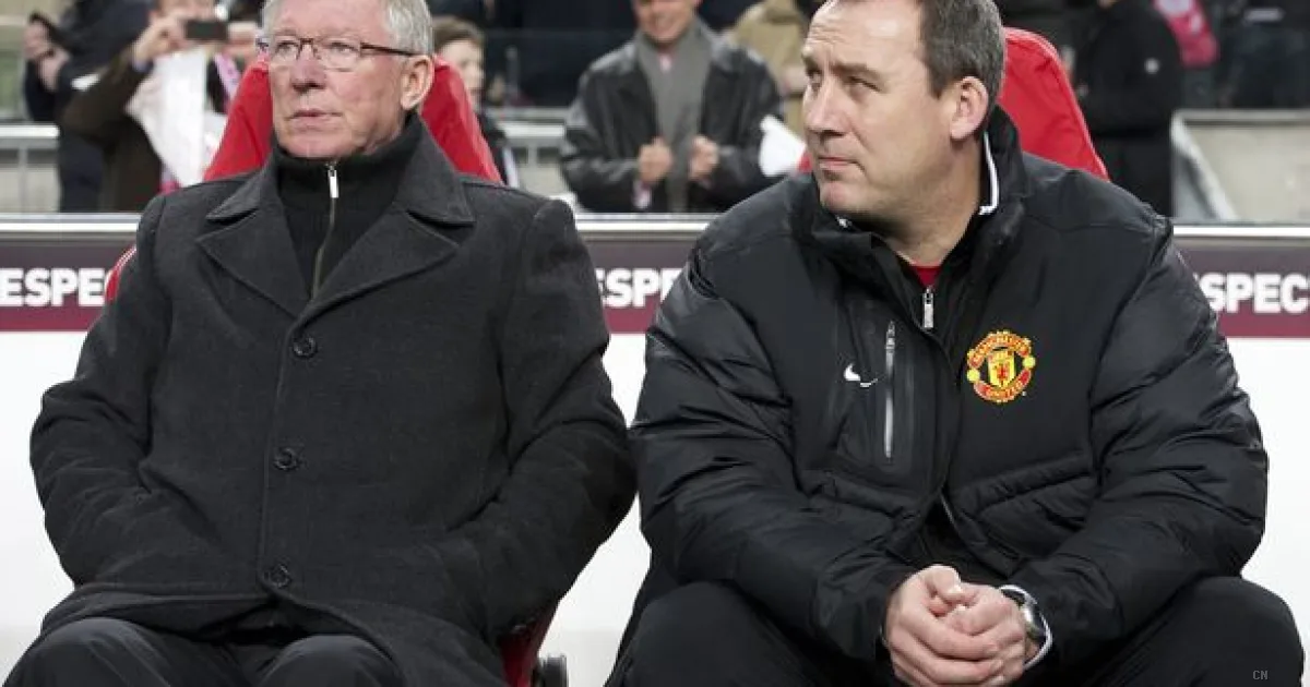 Rene Meulensteen riparte dalla League One: lo storico vice di Ferguson firma con lo Stockport County