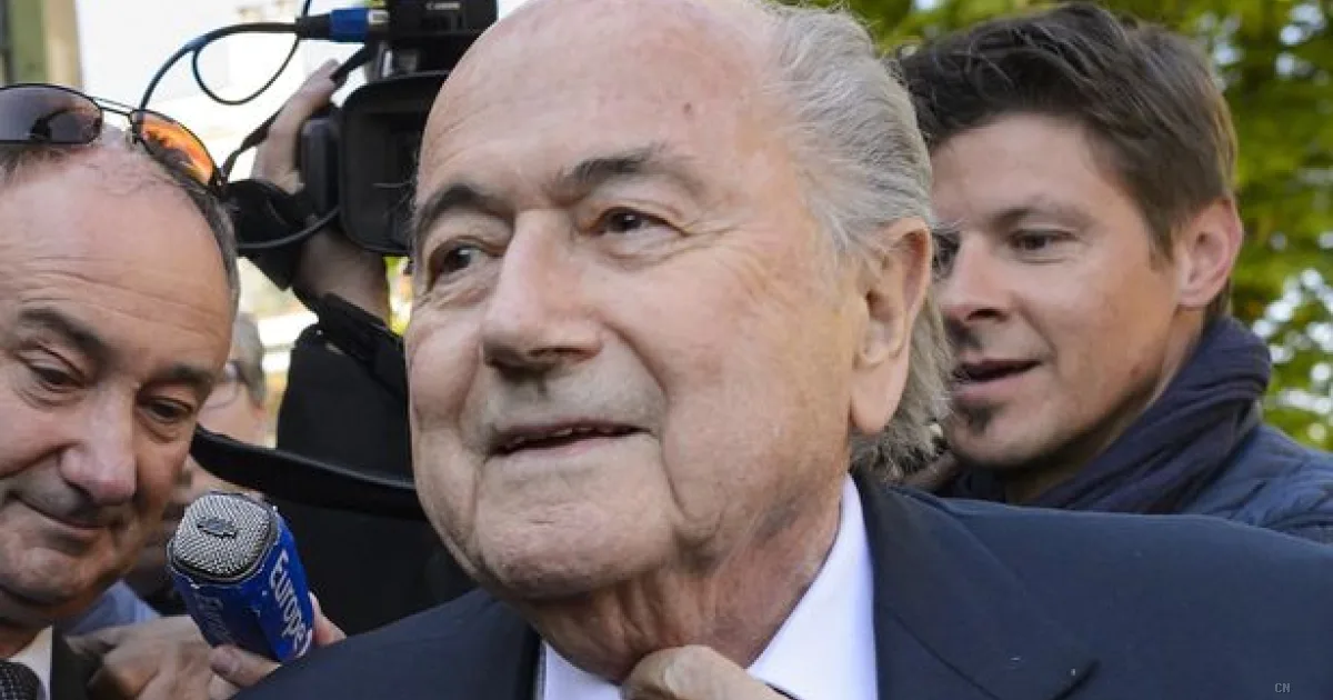 FIFA, l'esilio infinito di Blatter e la tempesta su Infantino: il calcio mondiale a un bivio tra scandali e riforme