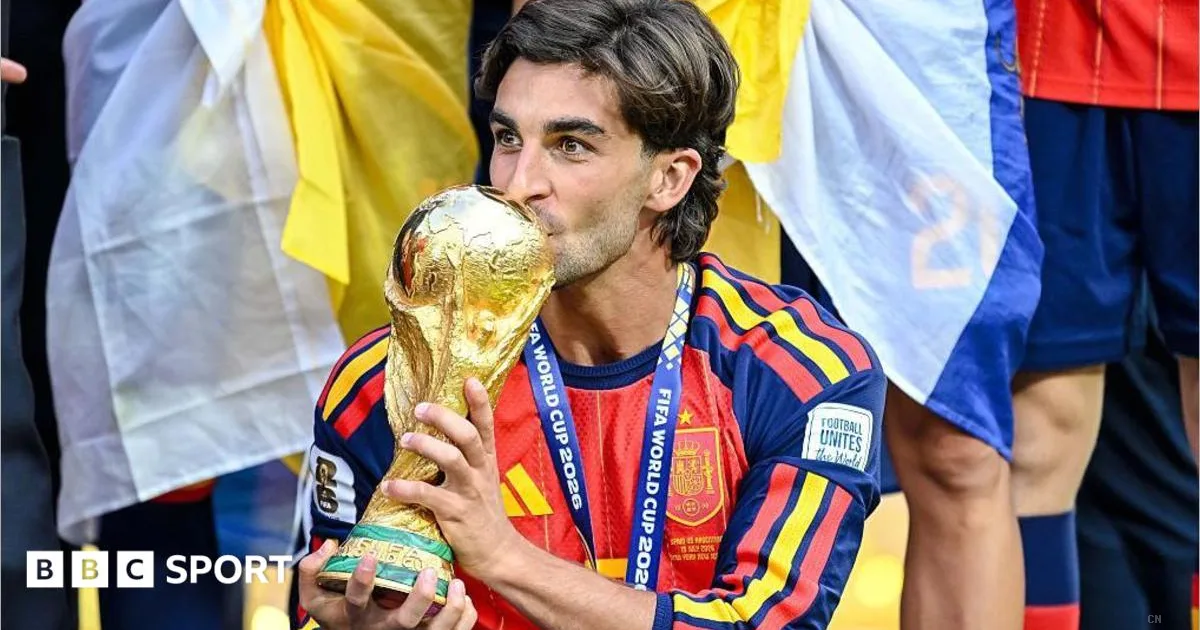 Ferran Torres gela il Barcellona: 'Dimostratemi che mi volete'. Futuro in bilico tra rinnovo e l'ombra del PSG
