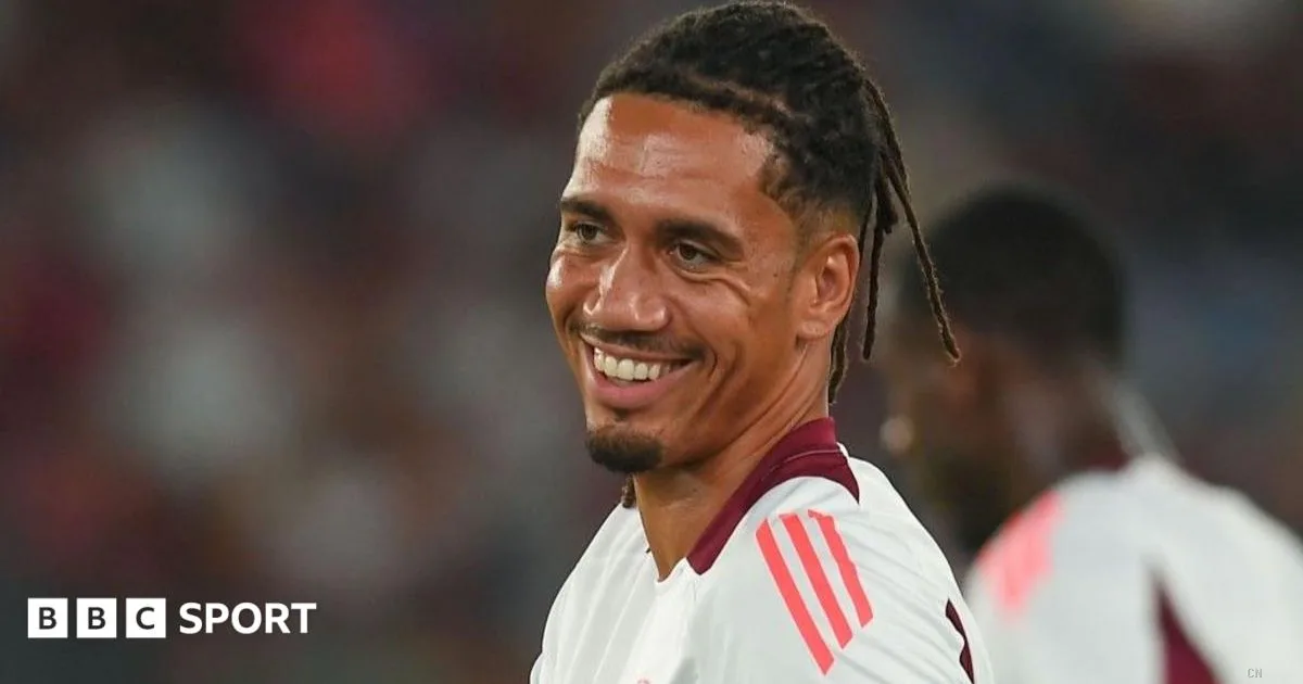 Chris Smalling tra passato e futuro: l'ex Roma e Manchester United cerca una nuova sfida a 36 anni