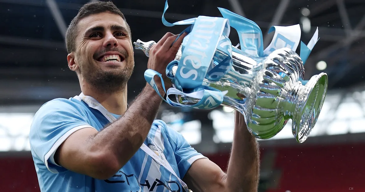 Il Manchester City rifiuta l'offerta del Barcellona per Rodri
