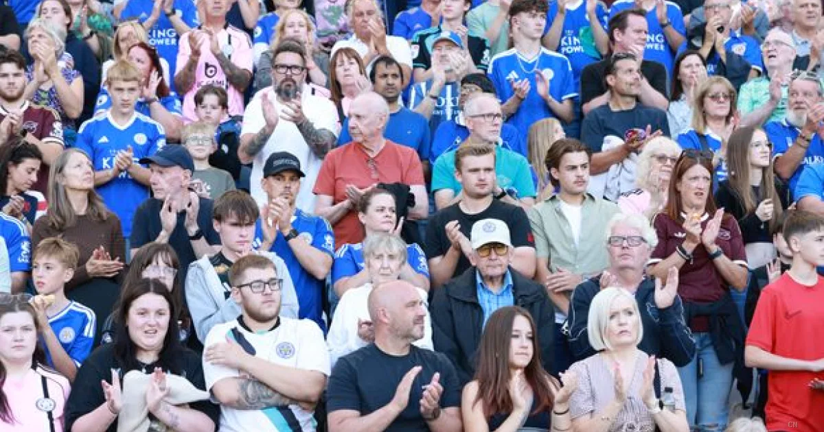 Scandalo prezzi in Inghilterra: biglietti fino a 55 euro per la terza serie, scoppia la protesta dei tifosi