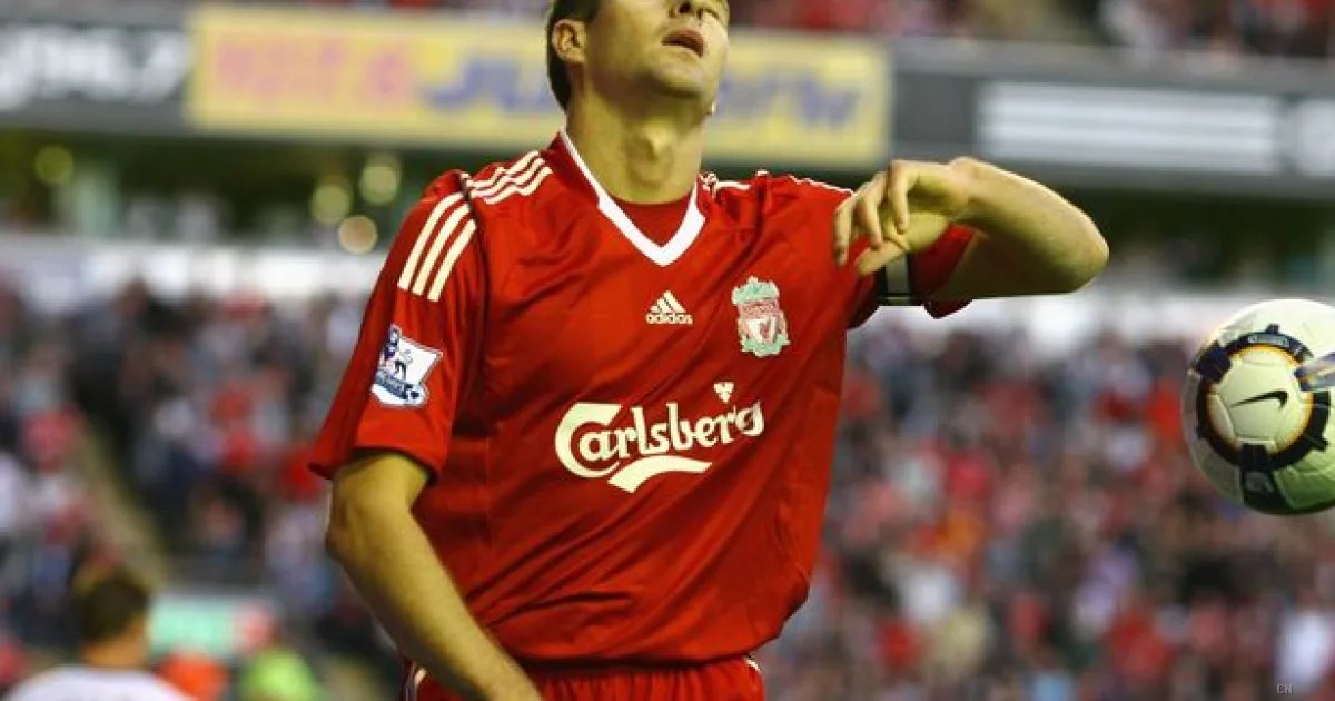Steven Gerrard attacca il passato: "La cessione di Xabi Alonso fu un disastro totale voluto da Benitez"